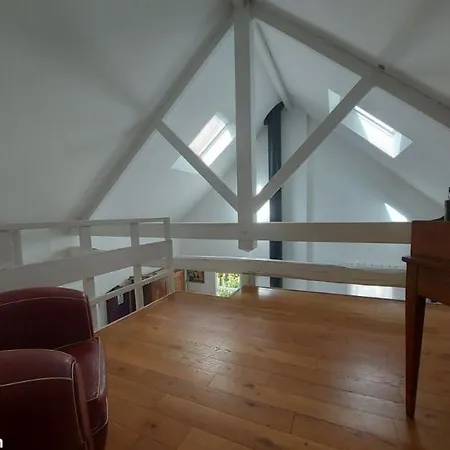 Chambre Bananier: Maison Arboree Face A La Riviere Homestay szállás